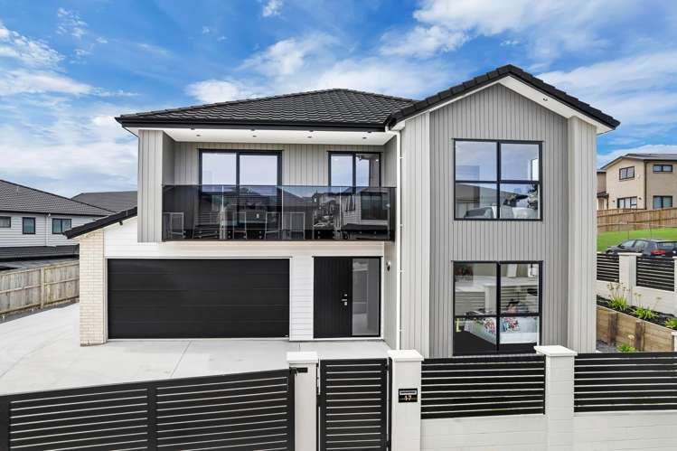 17 Ballyalton Crescent Flat Bush_38