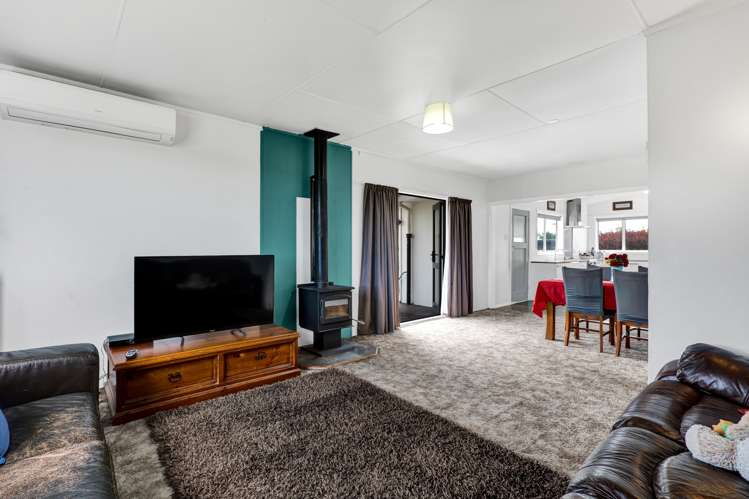 84 Mawhitiwhiti Road Normanby_15