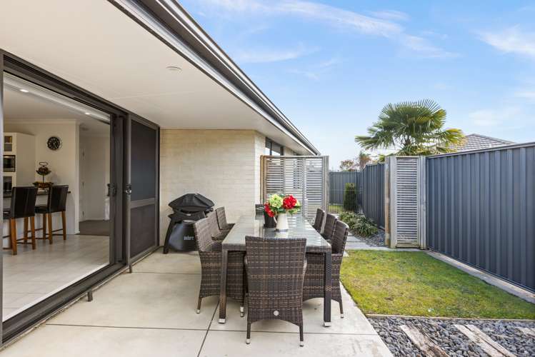 12 Portland Place Poraiti_13