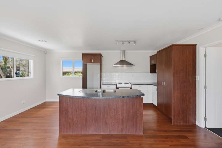 47 Taihiki Road Clarks Beach_12