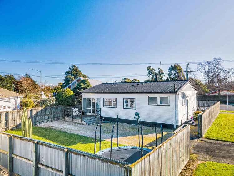 1266 Courtenay Road_0