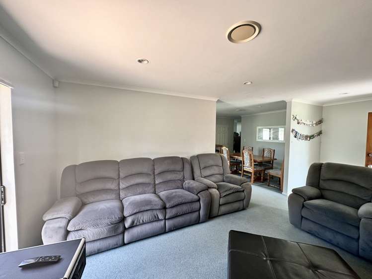 43 Raphoe Road Flat Bush_2