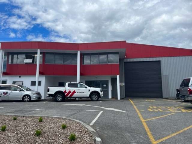 Warehouse/Office - Close to Major Arterial Routes