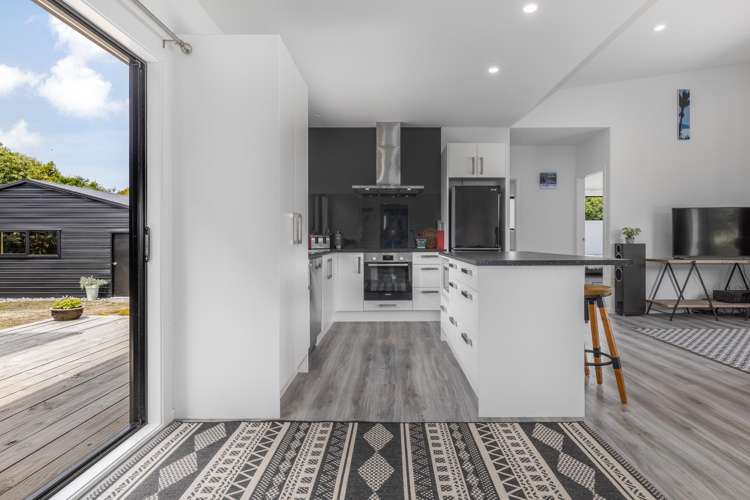 7 Strathnaver Drive Waikawa Beach_7