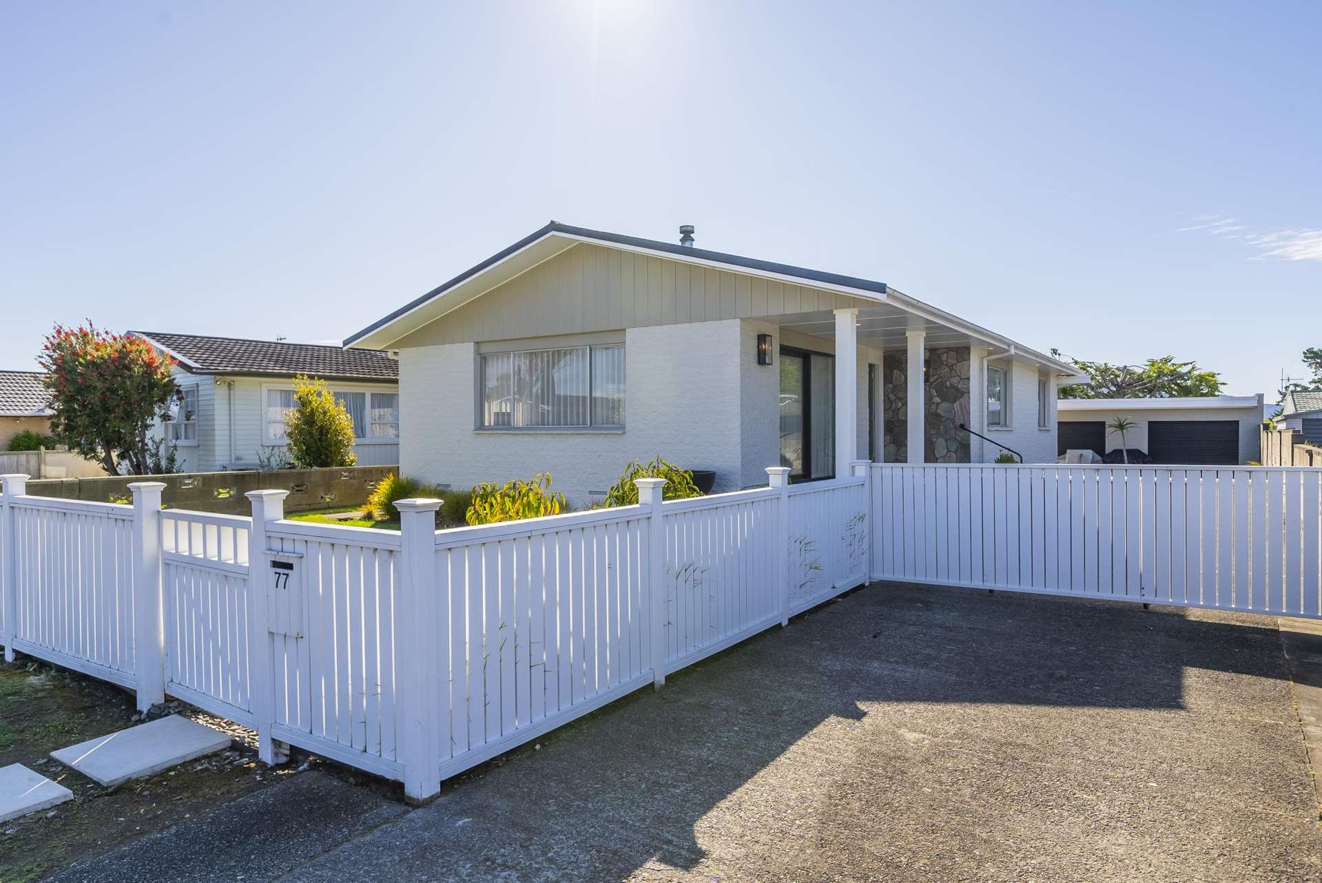 77 Gray Avenue Paraparaumu Beach_0