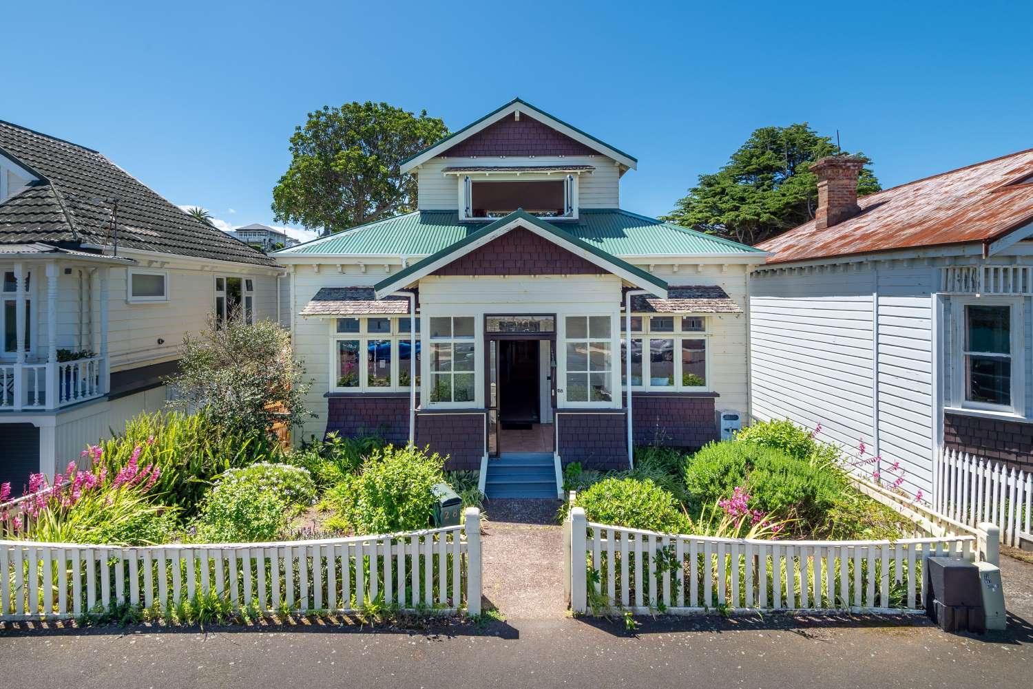 27 and 28 Queens Parade in Devonport, North Shore, Auckland, are for sale, tender closing December 4