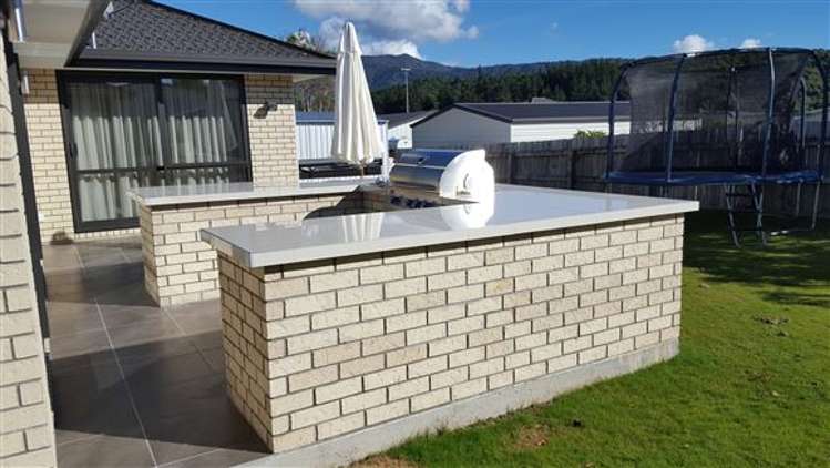 195 Waikawa Road Waikawa_15