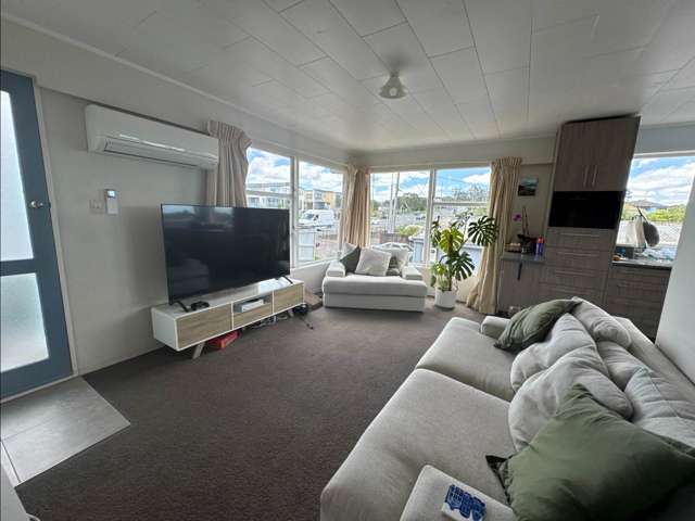 2/867 East Coast Road Northcross_1