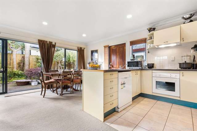 3/18 Ussher Place Pakuranga Heights_1