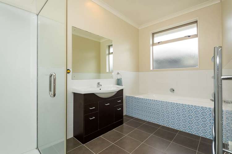 10 Huntington Park Drive Greenhithe_11