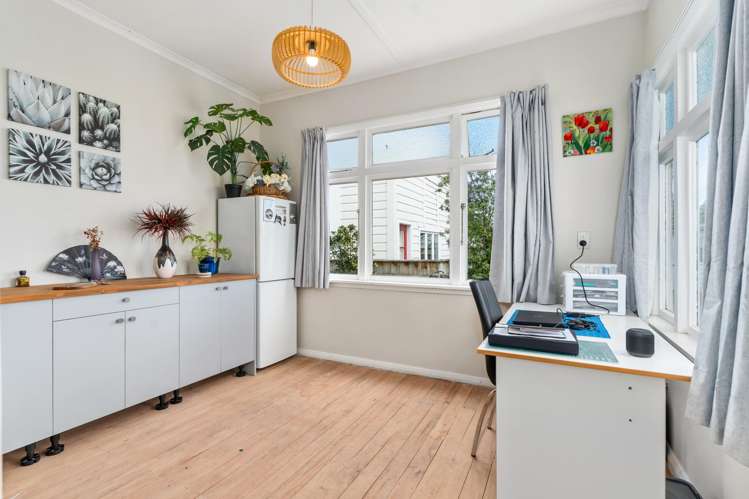 204 High Street South Carterton_12