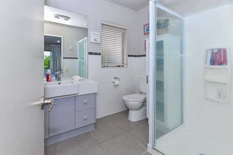 42 Aberdeen Crescent Wattle Downs_21