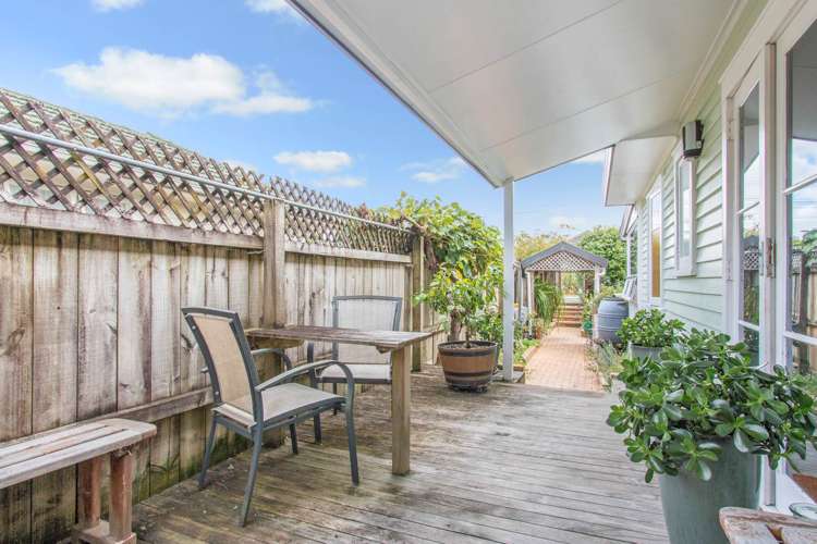 8 Stokes Avenue Te Atatu Peninsula_22
