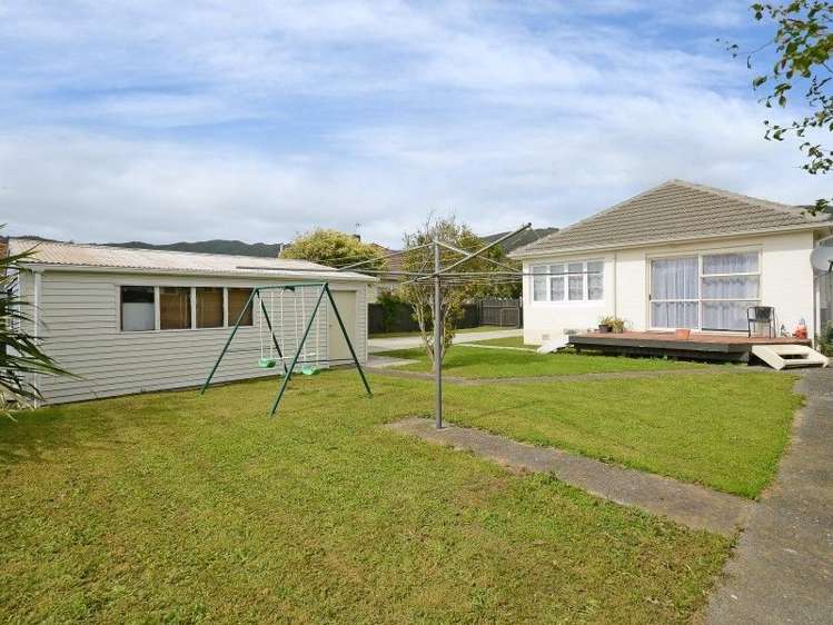 1 Bush Street Naenae_11