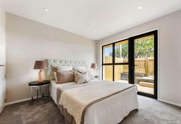 2/53 Archibald Road Kelston_6