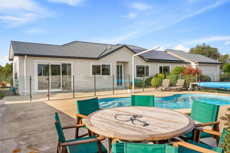 1382 Old North Road Helensville_9