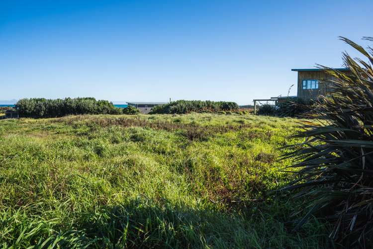 301 Tai Road Opunake_8