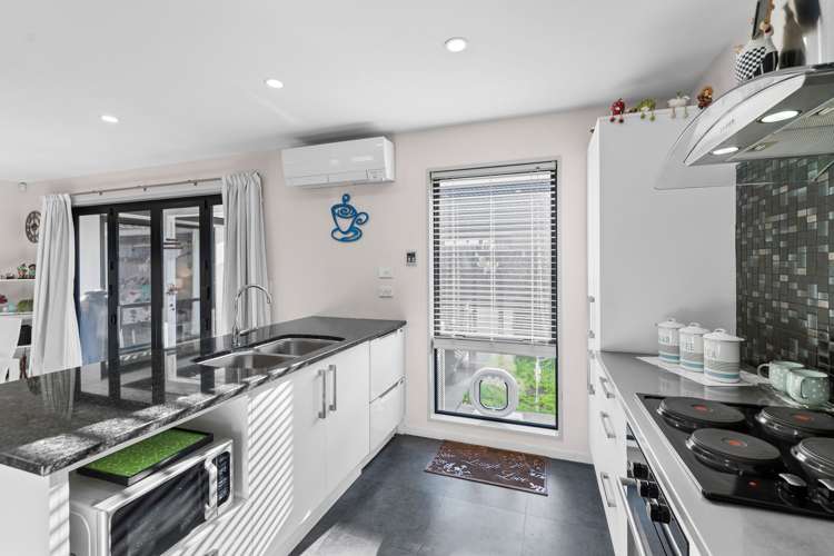 27 Faringdon Boulevard Rolleston_5