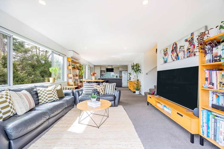 37 Bernard Magnus Lane Greenhithe_7