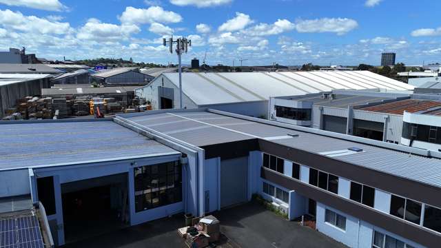 Functional & Efficient Unit | AVAILABLE NOW