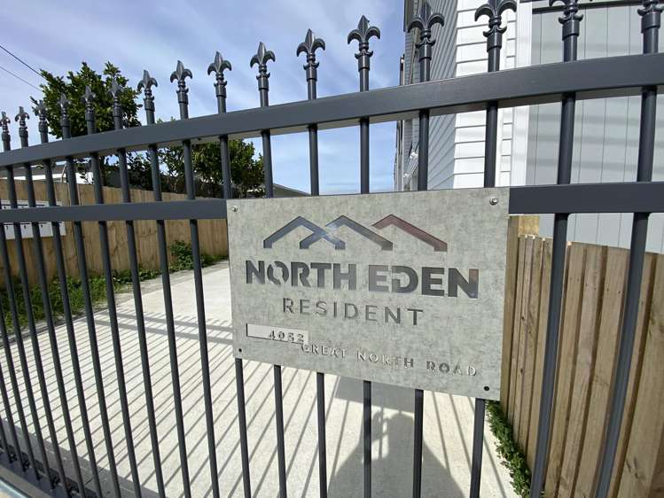 1/4052 Great North Road Glen Eden_13
