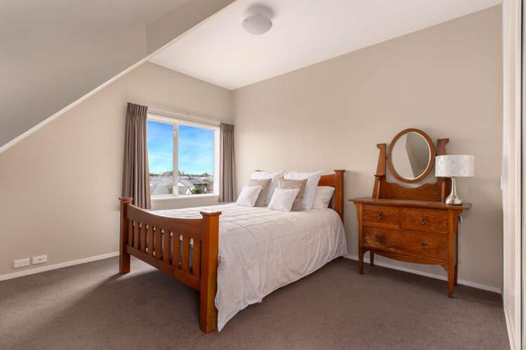 7 Nederland Avenue Burwood_18