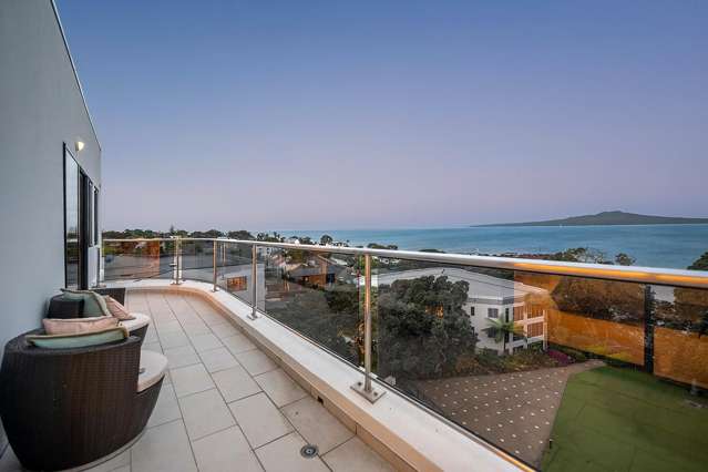 6b/173 Hurstmere Road Takapuna_1