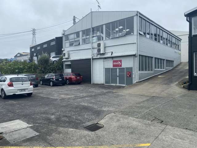 175 sqm Takapuna Workshop / Warehouse