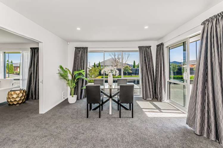 8 Temple Avenue Lincoln_11