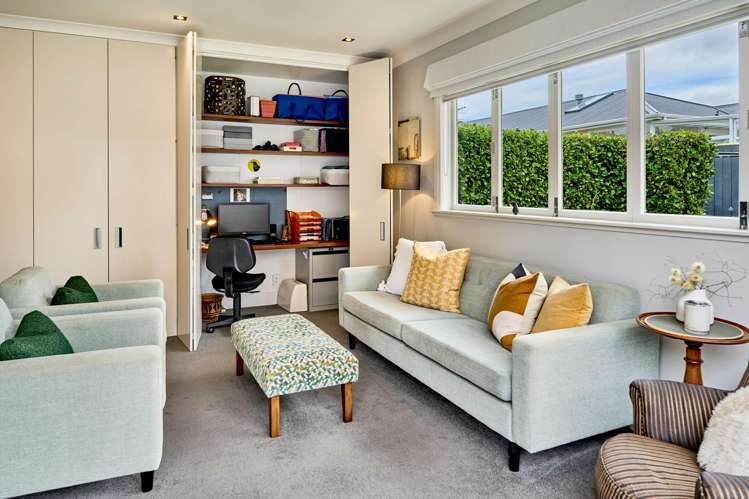 292 The Parade Island Bay_11