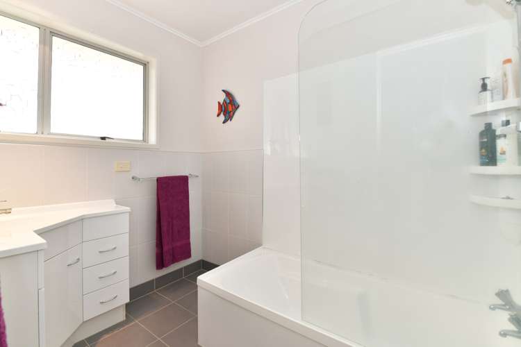 2/111 Florence Avenue Orewa_13