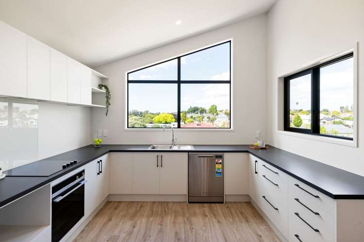 4/3 Huia Avenue Forest Lake_8