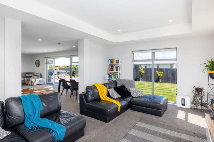 21 Flaxon Place Burwood_6