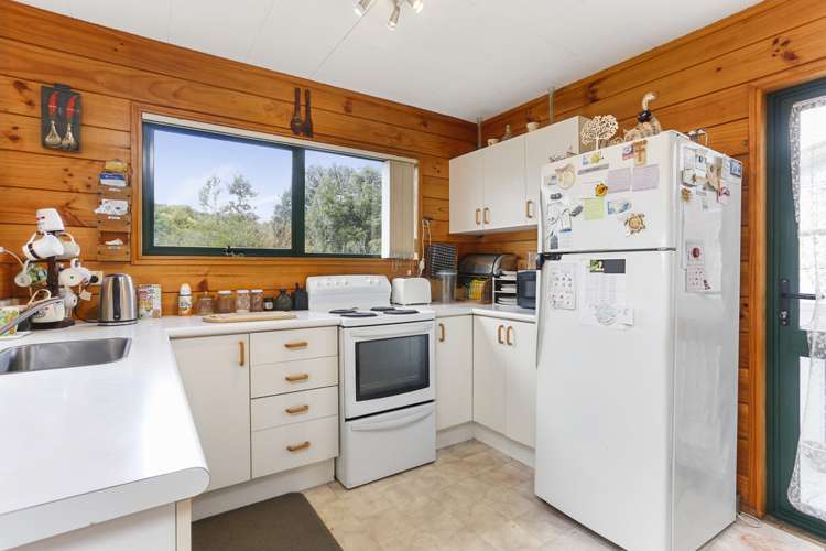 78 Portage Road New Lynn_14