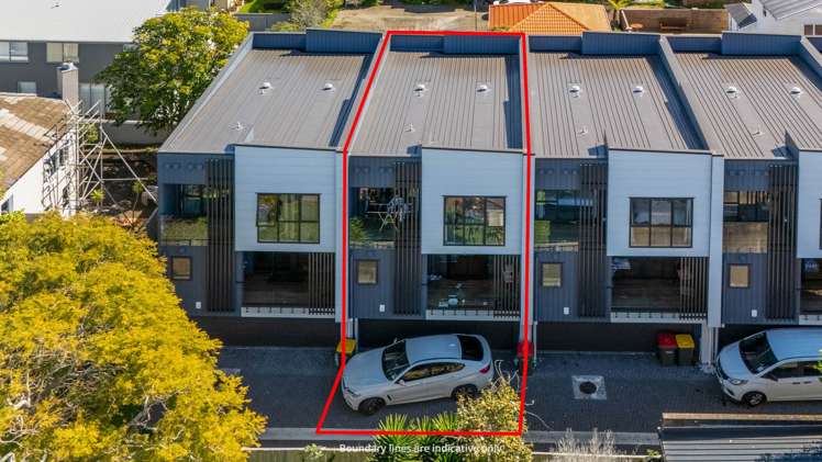 9/12 King Edward Avenue_1