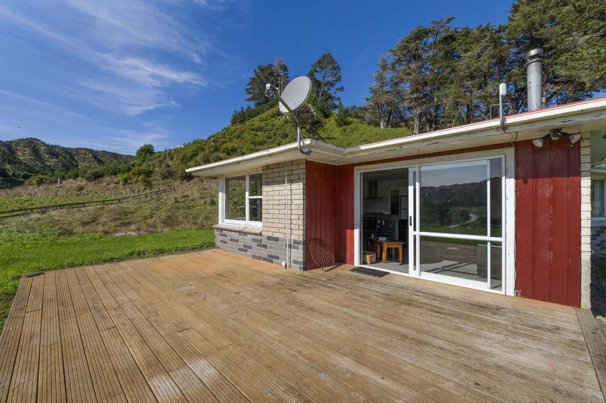 2560 Rawhitiroa Road_5