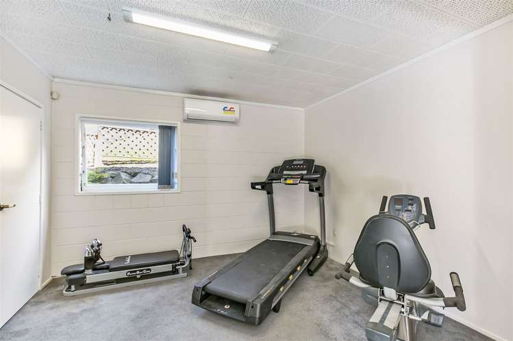 42 Park Hill Road Birkenhead_17