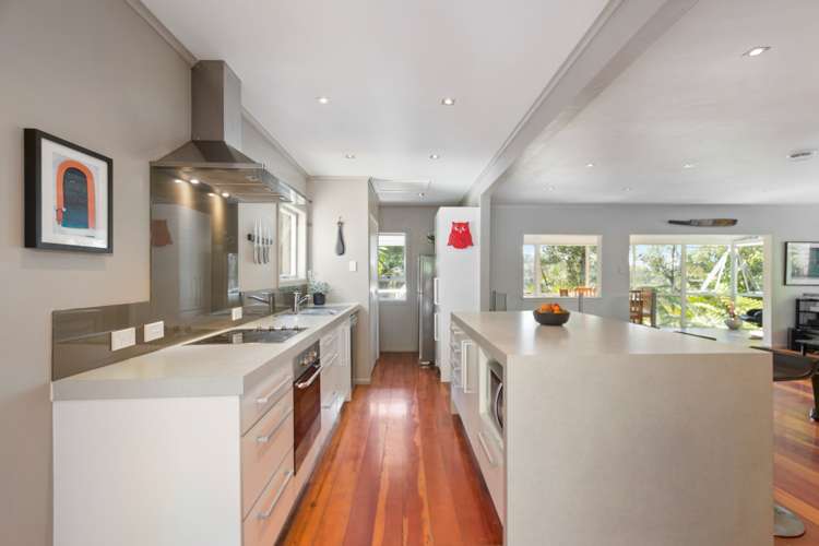 24 Tanekaha Road Titirangi_13