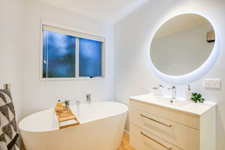 12A Bell Street Tawa_11