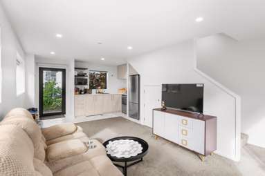 2/35 Chester Street West_2