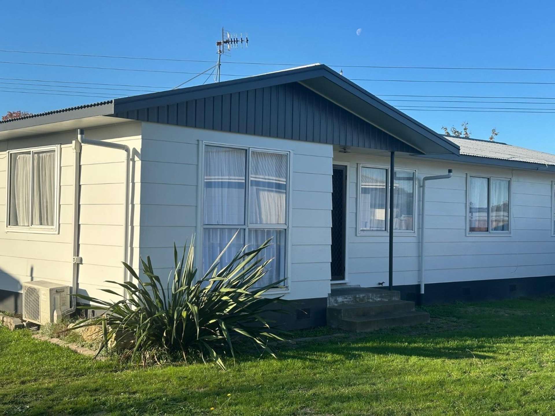 6 Palgrave Avenue 10480_0