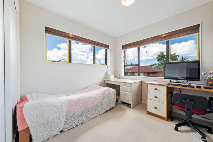 12 Royal Road Massey_16