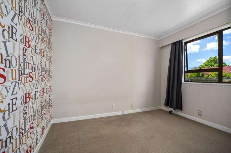 15 Pemberton Crescent Greerton_20