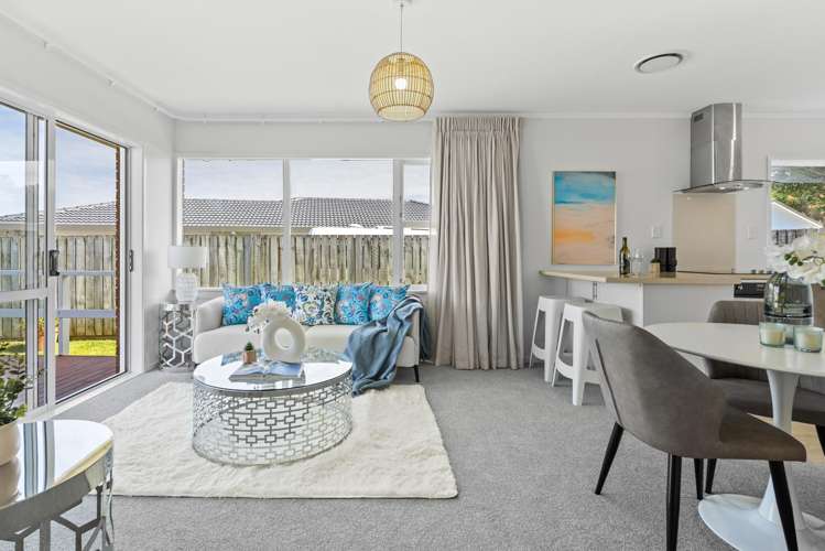 3/5 Empire Road Orewa_3