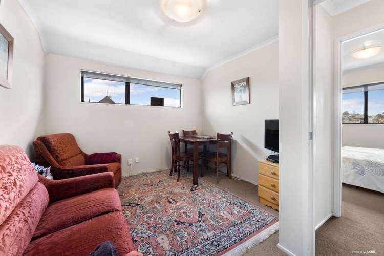 2/499 Beach Road Murrays Bay_13