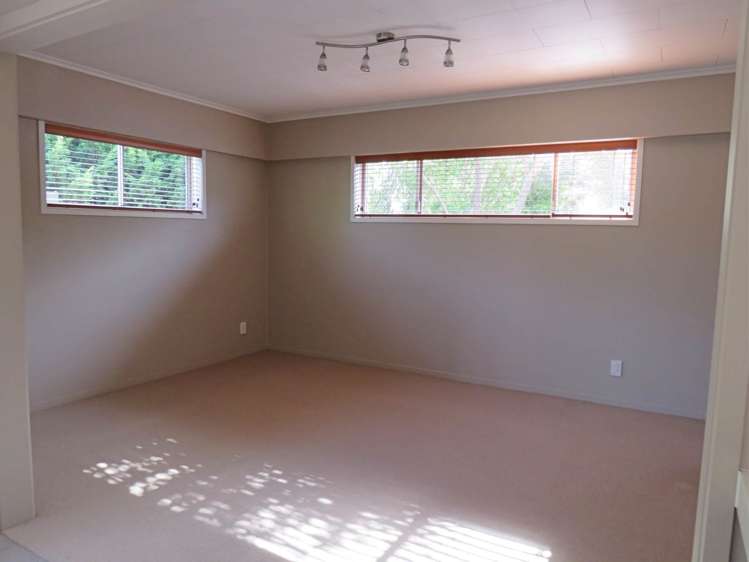 26 Dennis Avenue Hillpark_11