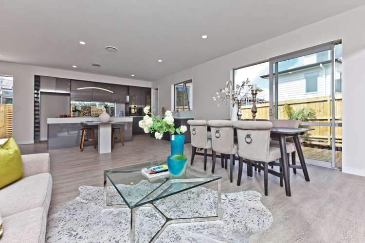 93 Colonial Drive Silverdale_1