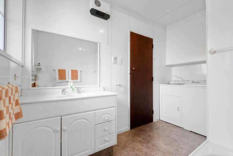 9 Mavis Street Saint Clair_18