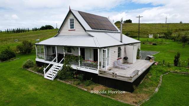 Life Off-Grid in Historic Villa