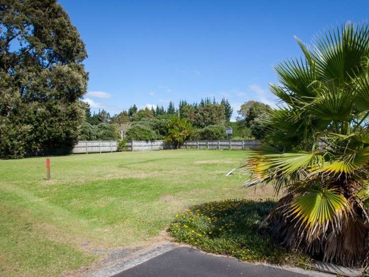 8 Flame Tree Lane Taipa_10